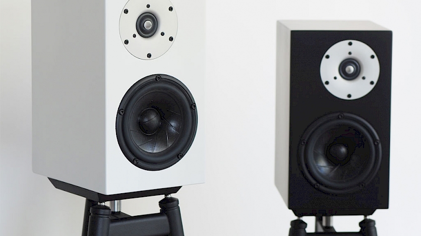 mu2 mk2 serhan swift speakers in white and black