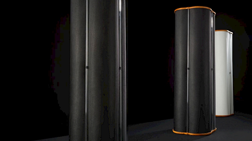 acustica applicata daad4 black in front white and black behind